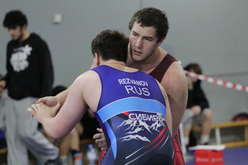 Алтайские борцы завоевали четыре медали на всероссийских соревнованиях среди юниоров до 21 года памяти заслуженного тренера СССР Валентина Оленика Алтайские борцы завоевали четыре медали на всероссийских соревнованиях среди юниоров до 21 года памяти заслуженного тренера СССР Валентина Оленика