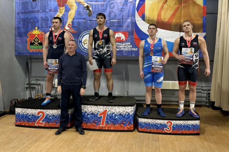 Алтайские борцы завоевали четыре медали на всероссийских соревнованиях среди юниоров до 21 года памяти заслуженного тренера СССР Валентина Оленика Алтайские борцы завоевали четыре медали на всероссийских соревнованиях среди юниоров до 21 года памяти заслуженного тренера СССР Валентина Оленика