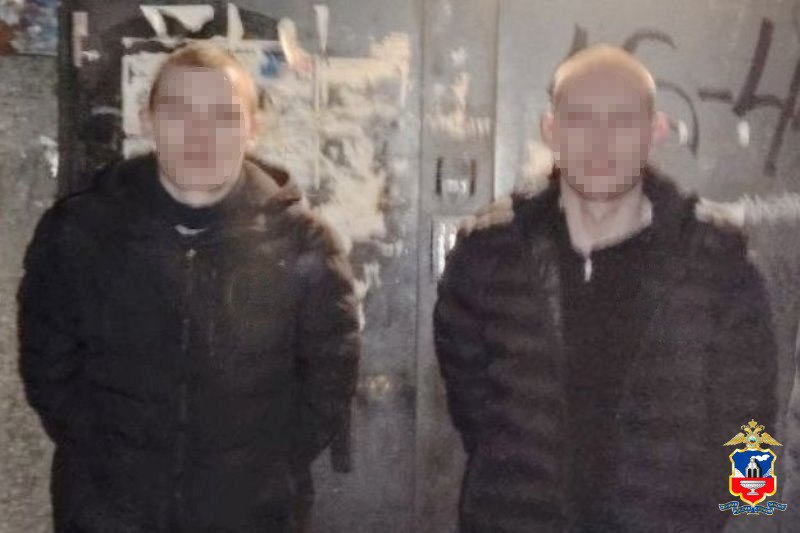 В Барнауле полицейские изъяли у братьев крупную партию запрещенных веществ