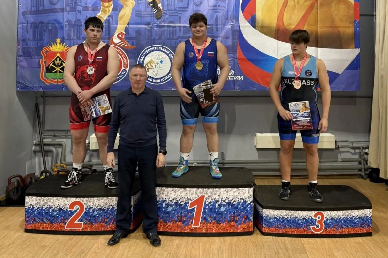 Алтайские борцы завоевали четыре медали на всероссийских соревнованиях среди юниоров до 21 года памяти заслуженного тренера СССР Валентина Оленика Алтайские борцы завоевали четыре медали на всероссийских соревнованиях среди юниоров до 21 года памяти заслуженного тренера СССР Валентина Оленика