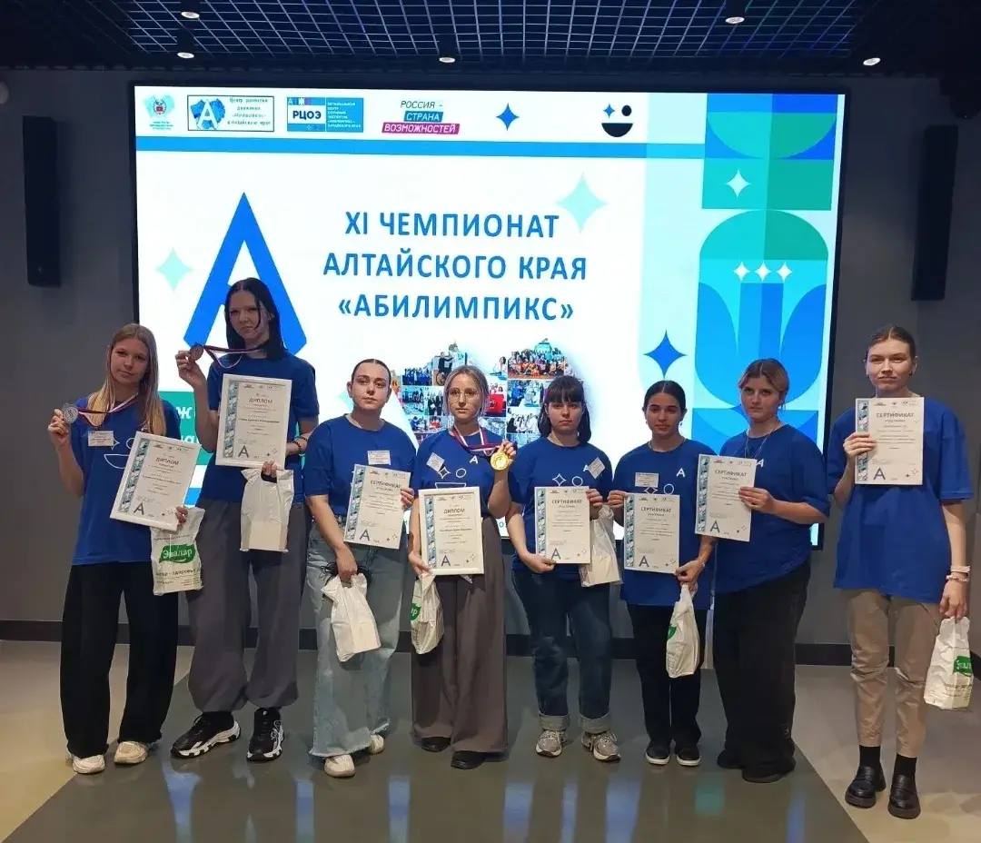 Виктор Томенко: Живопись, столярное дело, жестовое искусство, дизайн, предпринимательство, IT, медицина — во время «Абилимпикса» в нашем крае соревновались 190 школьников, студентов, специалистов с ограниченными... Виктор Томенко: Живопись, столярное дело, жестовое искусство, дизайн, предпринимательство, IT, медицина — во время «Абилимпикса» в нашем крае соревновались 190 школьников, студентов, специалистов с ограниченными...