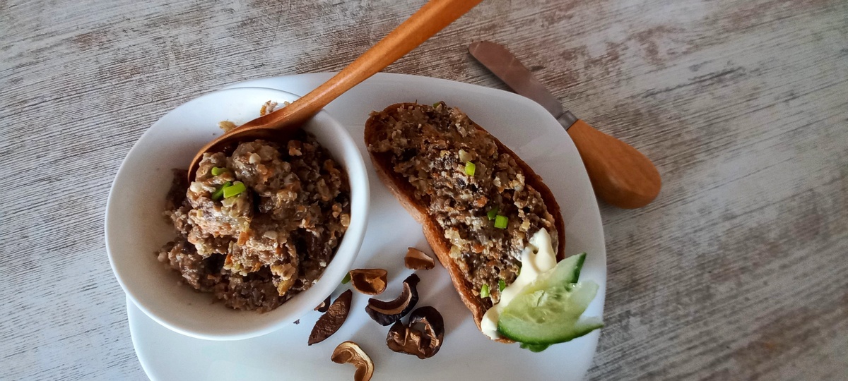 Вкусная грибная икра: идеальное угощение на хлеб и для яиц