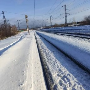 Электропоезд насмерть сбил 41-летнего мужчину в Алтайском крае