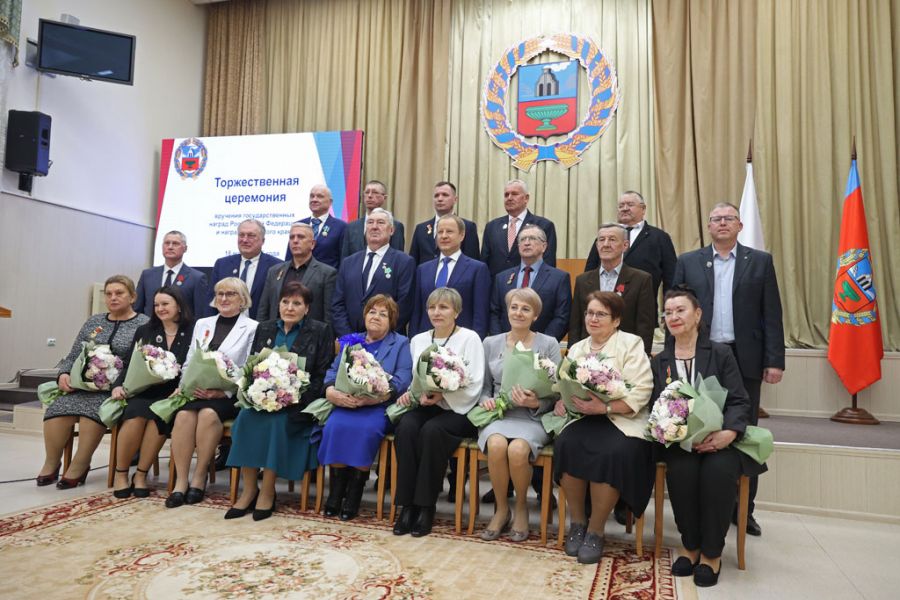 Вице-президенту Алтайской федерации волейбола Егору Тейхребу вручена медаль «За развитие Сибири и Дальнего Востока» Вице-президенту Алтайской федерации волейбола Егору Тейхребу вручена медаль «За развитие Сибири и Дальнего Востока»