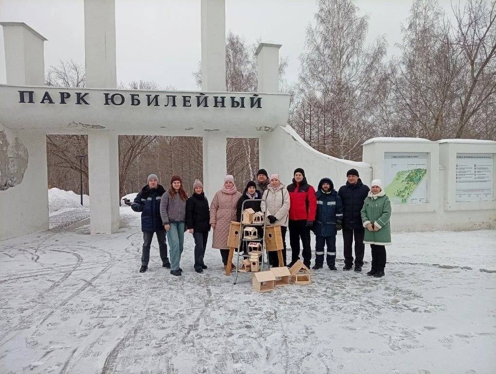 В Алтайском крае в парках и сёлах развесили кормушки и скворечники
