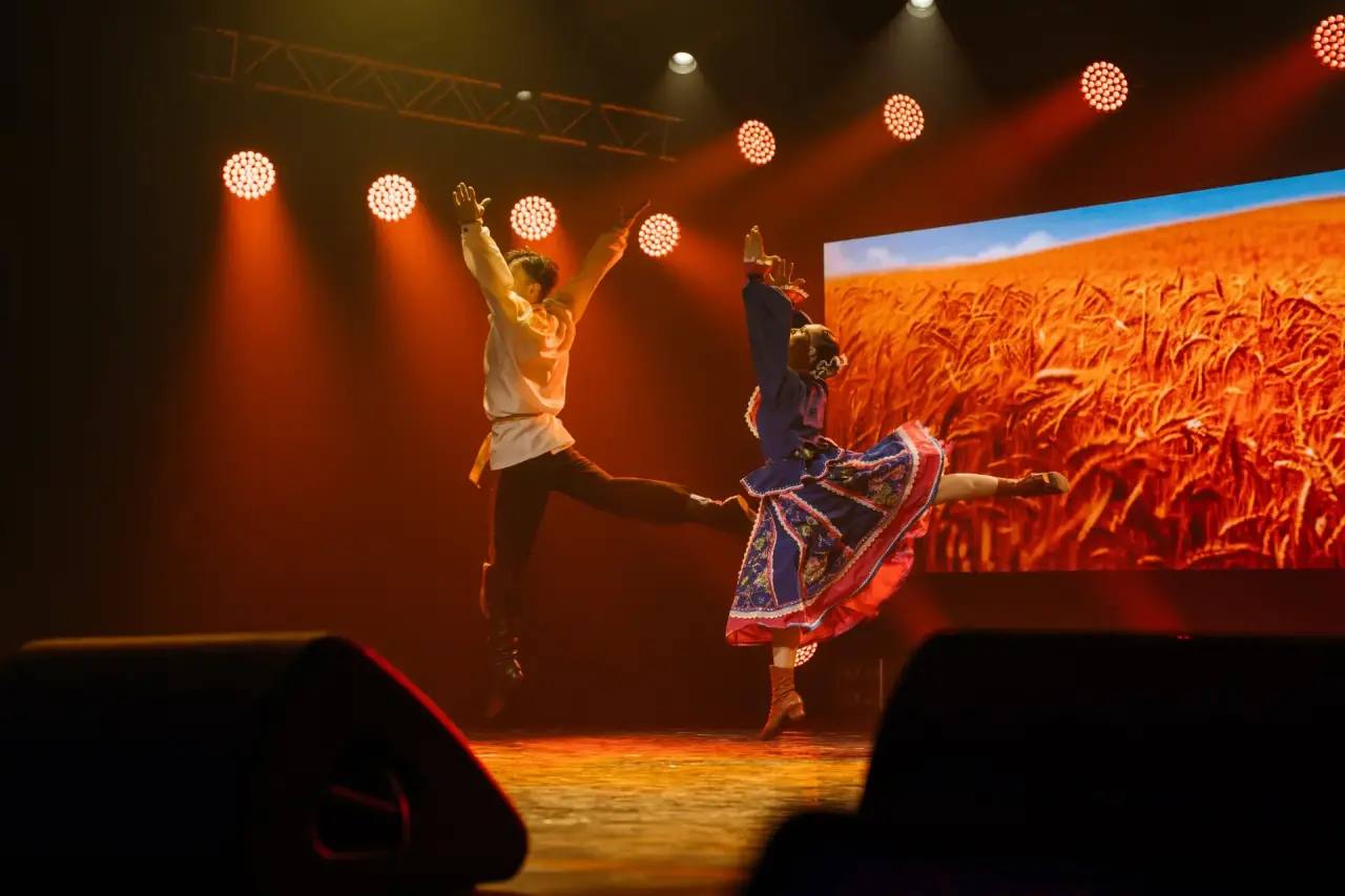 Виктор Томенко: Творческие ребята из вузов, колледжей и техникумов края — больше 1000 человек — поучаствуют в фестивале «Студенческая весна на Алтае. Феста — 2026» Виктор Томенко: Творческие ребята из вузов, колледжей и техникумов края — больше 1000 человек — поучаствуют в фестивале «Студенческая весна на Алтае. Феста — 2026»