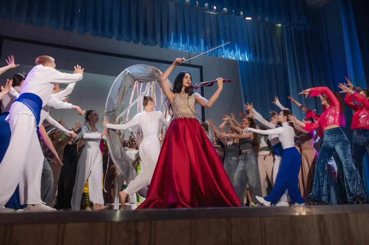 Виктор Томенко: Творческие ребята из вузов, колледжей и техникумов края — больше 1000 человек — поучаствуют в фестивале «Студенческая весна на Алтае. Феста — 2026» Виктор Томенко: Творческие ребята из вузов, колледжей и техникумов края — больше 1000 человек — поучаствуют в фестивале «Студенческая весна на Алтае. Феста — 2026»