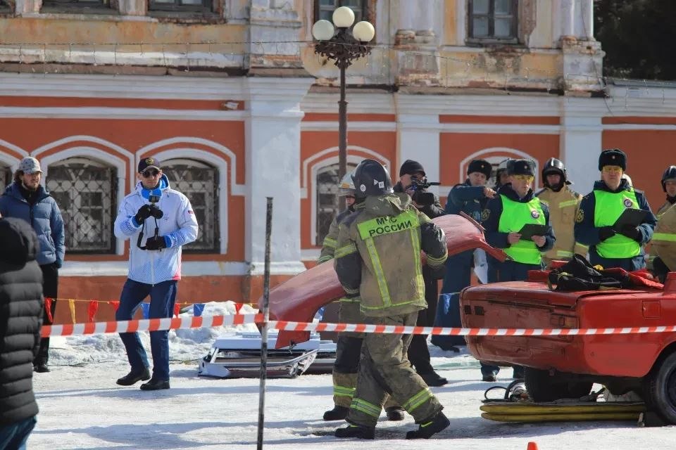 Краевые соревнования огнеборцев прошли в Бийске Краевые соревнования огнеборцев прошли в Бийске