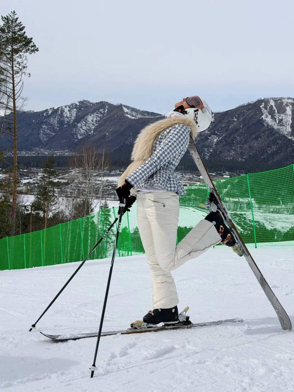 Российская фигуристка Татьяна Навка отдыхает на Алтае Российская фигуристка Татьяна Навка отдыхает на Алтае