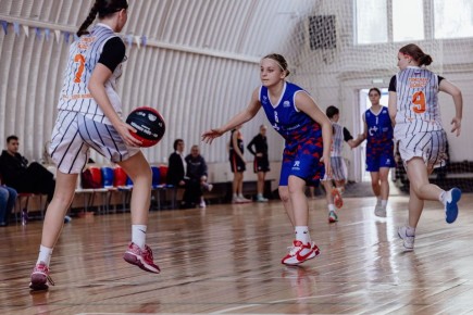 Наши девушки-баскетболистки из гимназии № 8 - в полуфинале федерального этапа СФО