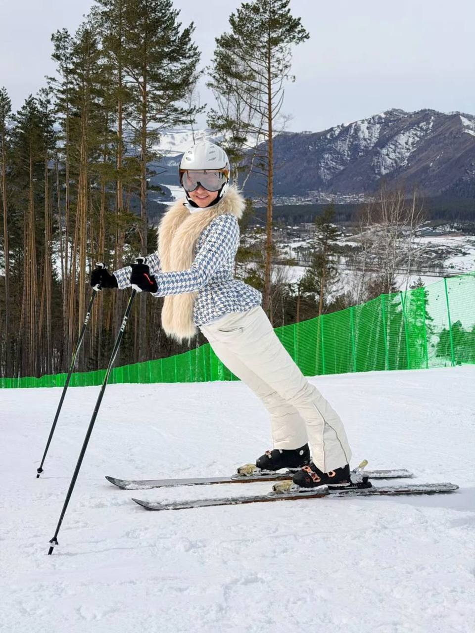 Российская фигуристка Татьяна Навка отдыхает на Алтае Российская фигуристка Татьяна Навка отдыхает на Алтае