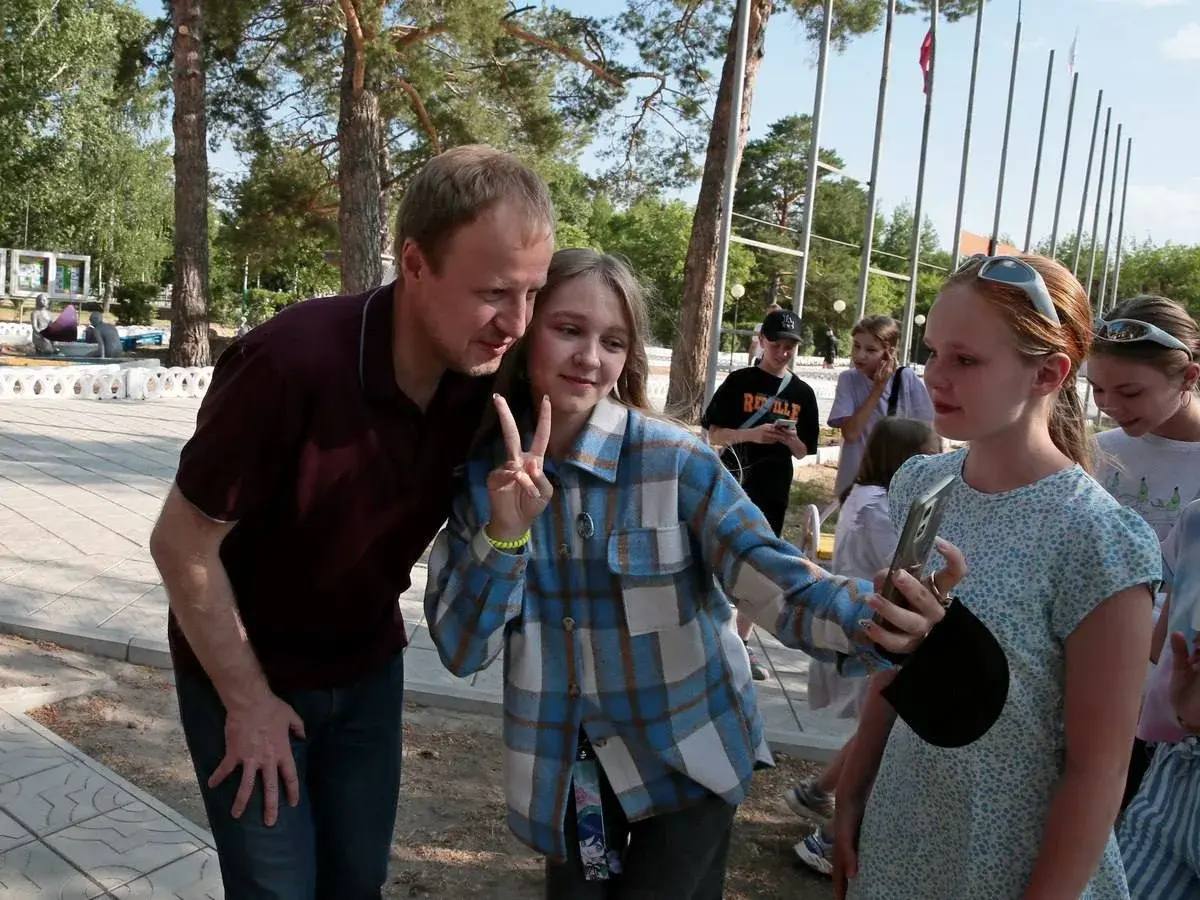 Виктор Томенко: Уже на следующей неделе, с 8 утра 1 апреля, можно будет записывать детей на отдых в загородные лагеря нашего Алтайского края