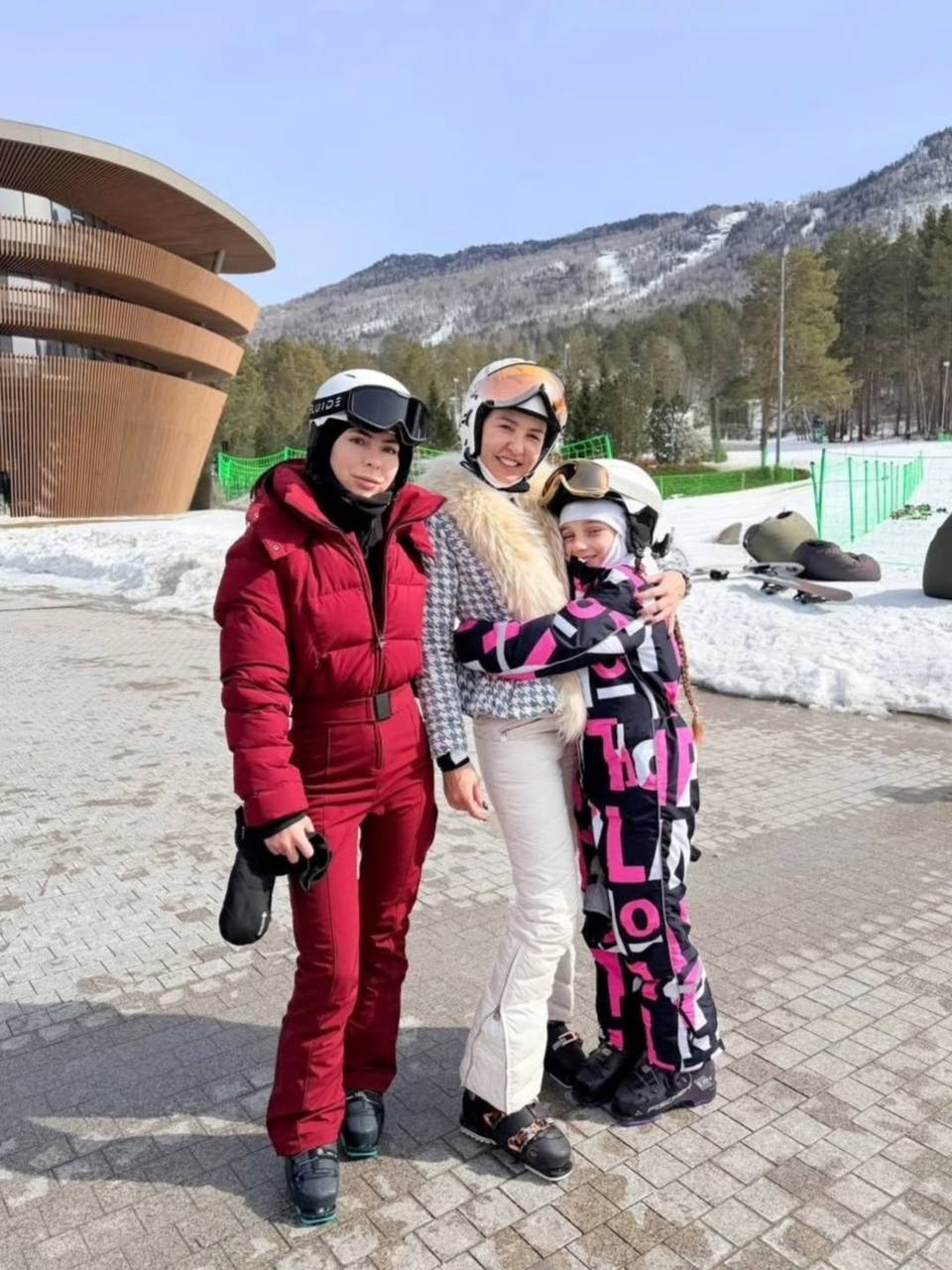 Российская фигуристка Татьяна Навка отдыхает на Алтае Российская фигуристка Татьяна Навка отдыхает на Алтае