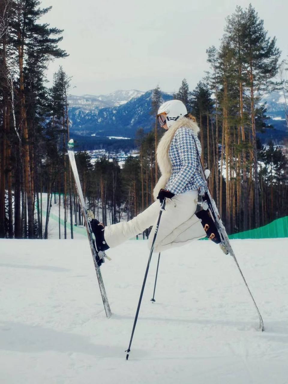 Российская фигуристка Татьяна Навка отдыхает на Алтае Российская фигуристка Татьяна Навка отдыхает на Алтае