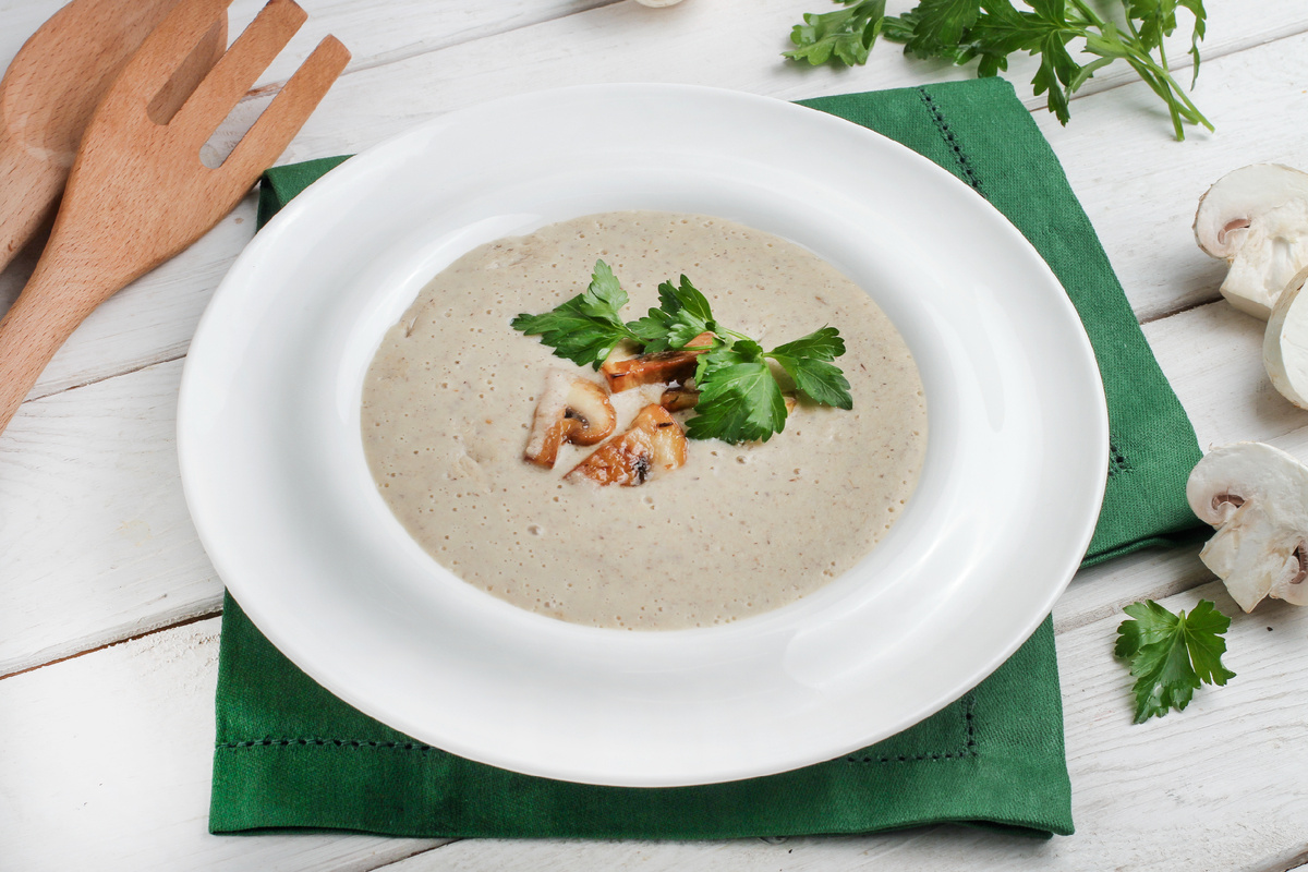 Вкусный грибной крем-суп с кедровым молоком: простой рецепт для всех