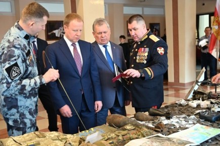 ��������� ��������� ��������� �������������� � 10-������ ���������� � 215-������ ����� ������������