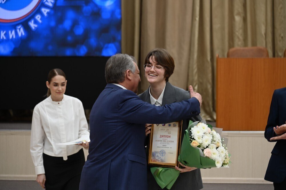 В Алтайском крае названы имена лучших педагогов года В Алтайском крае названы имена лучших педагогов года