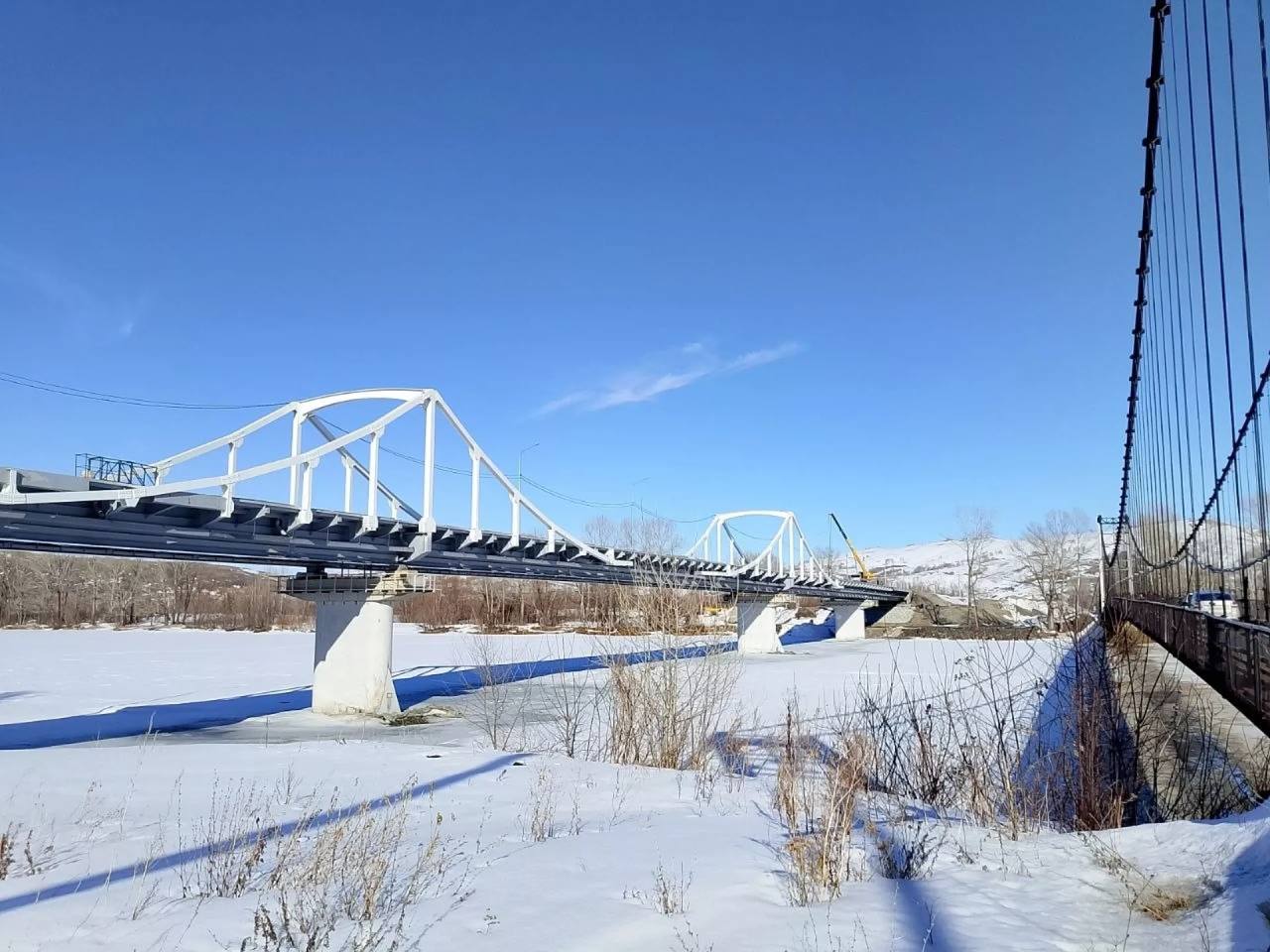 Мост между двумя Алтаями запустят уже летом
