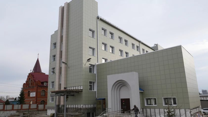 Пациентов поликлинического отделения горбольницы № 3 на улице Бехтерева до конца года должны перевести в новое здание