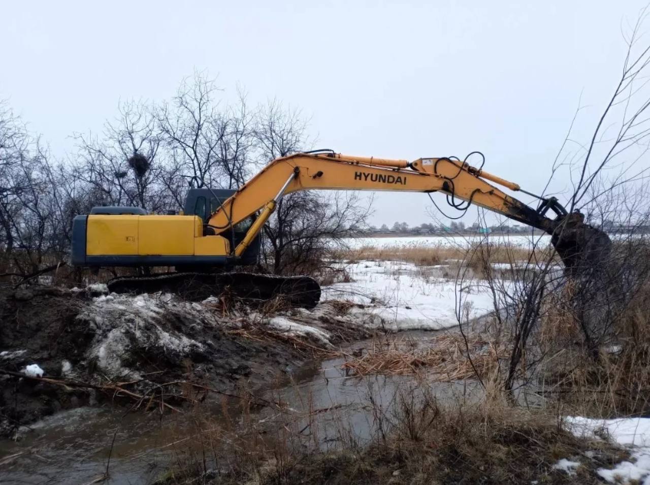 В Михайловском районе продолжают борьбу с паводком без подтоплений В Михайловском районе продолжают борьбу с паводком без подтоплений