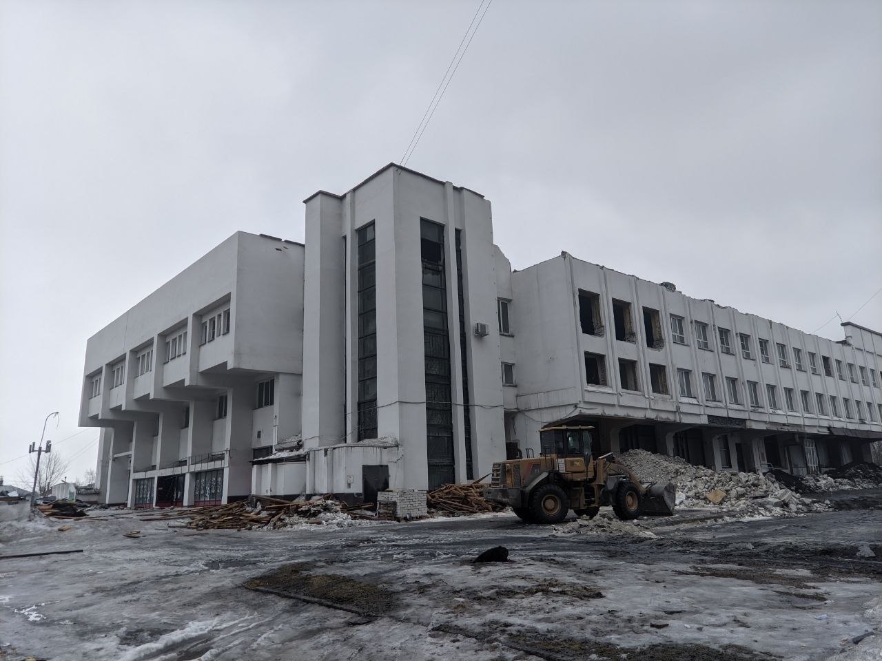 Как «исчезает» барнаульский «Колизей» Как «исчезает» барнаульский «Колизей»