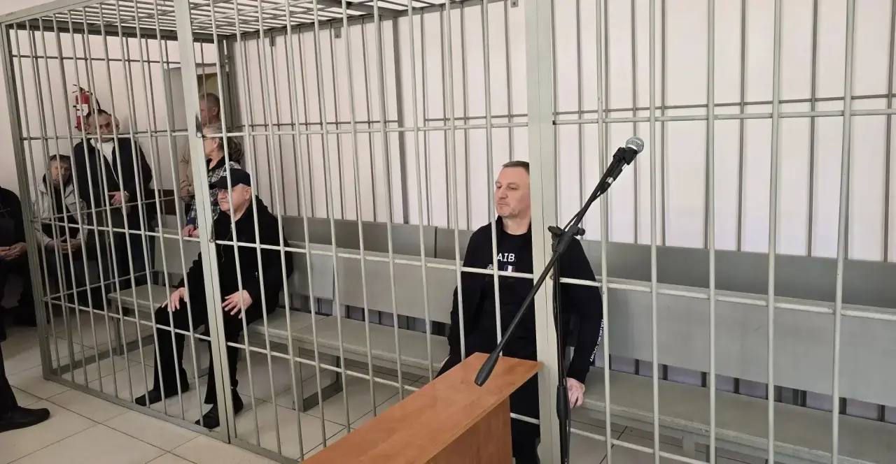 В Алтайском крае вынесен приговор по уголовному делу о хищении в отношении экс-руководителя ФГКУ "Специальное управление ФПС № 36 МЧС России" Виктора Великодного, его знакомого и шести подчиненных В Алтайском крае вынесен приговор по уголовному делу о хищении в отношении экс-руководителя ФГКУ "Специальное управление ФПС № 36 МЧС России" Виктора Великодного, его знакомого и шести подчиненных