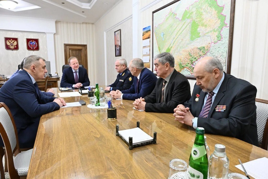 Центральный пограничный ансамбль ФСБ России выступил в Алтайском крае в рамках масштабной патриотической акции Центральный пограничный ансамбль ФСБ России выступил в Алтайском крае в рамках масштабной патриотической акции