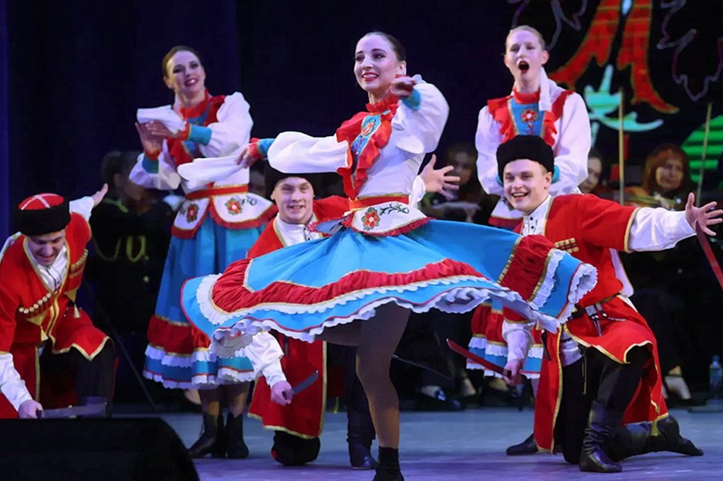 Центральный пограничный ансамбль ФСБ России выступил в Алтайском крае в рамках масштабной патриотической акции Центральный пограничный ансамбль ФСБ России выступил в Алтайском крае в рамках масштабной патриотической акции