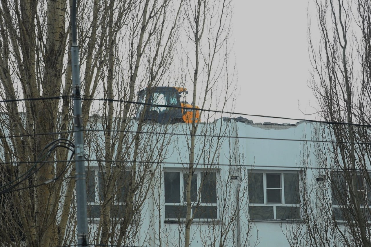 Как «исчезает» барнаульский «Колизей» Как «исчезает» барнаульский «Колизей»