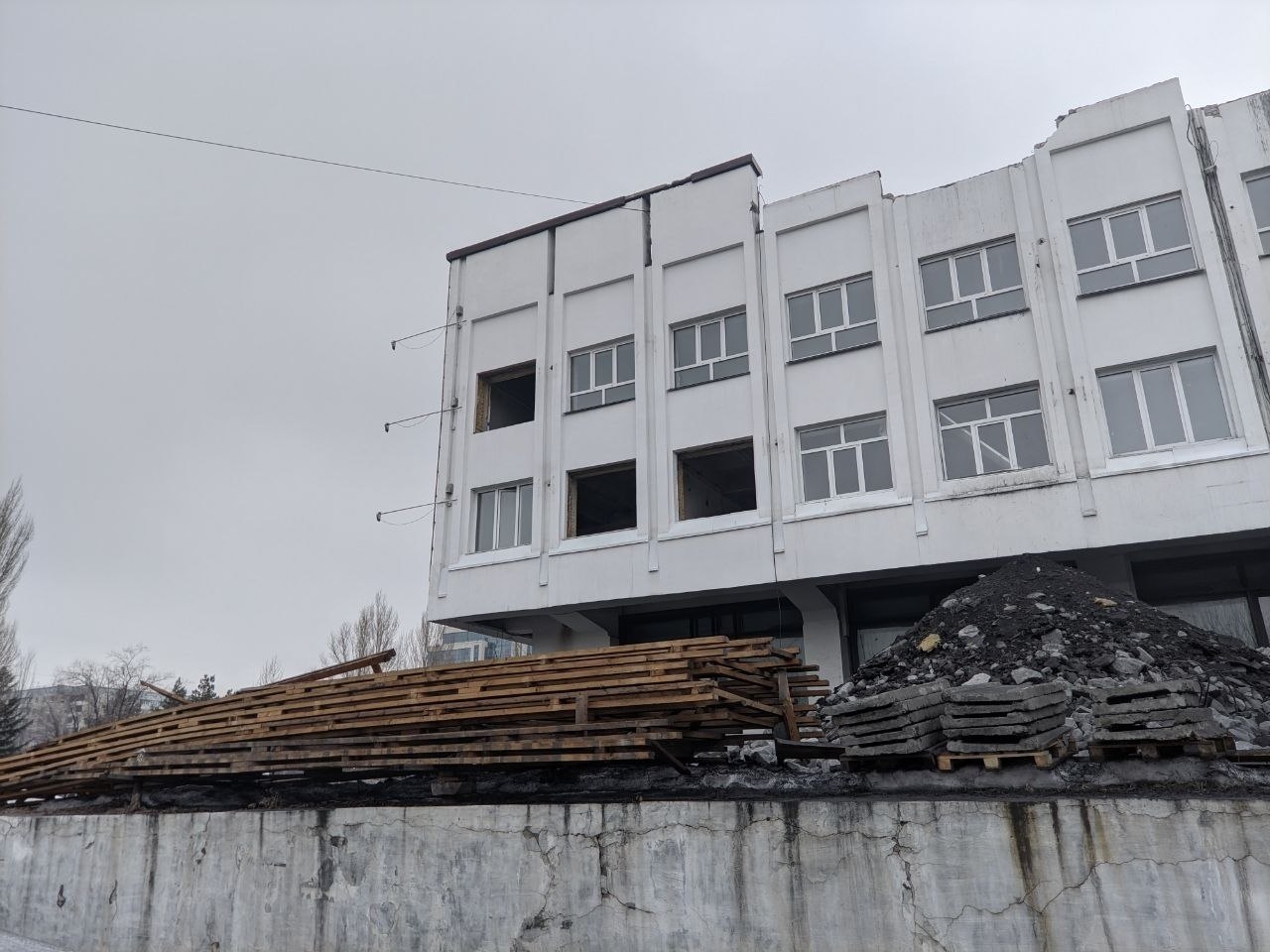 Как «исчезает» барнаульский «Колизей» Как «исчезает» барнаульский «Колизей»