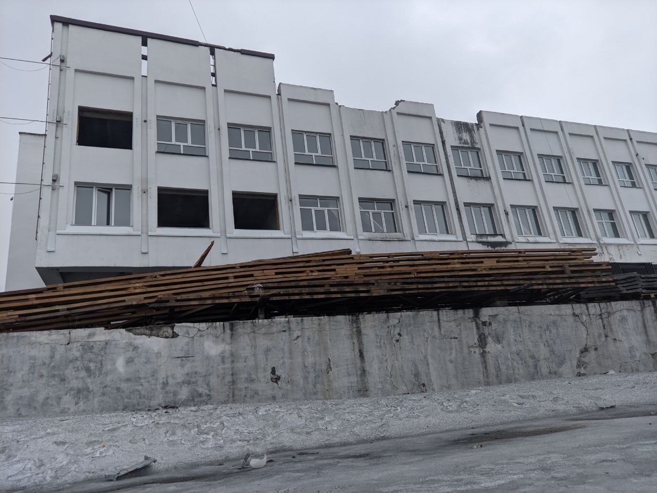 Как «исчезает» барнаульский «Колизей» Как «исчезает» барнаульский «Колизей»