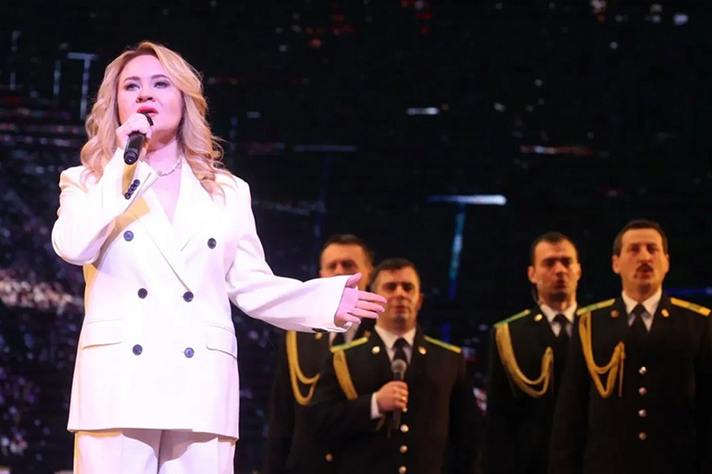 Центральный пограничный ансамбль ФСБ России выступил в Алтайском крае в рамках масштабной патриотической акции Центральный пограничный ансамбль ФСБ России выступил в Алтайском крае в рамках масштабной патриотической акции