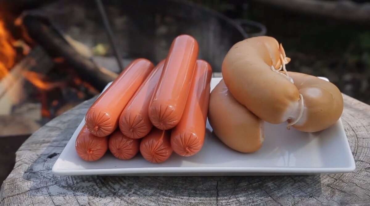 Почему сардельки обходятся дороже сосисок?