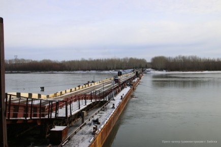 Внимание. По сообщению ООО «Бийский речной порт», 31 марта 2026 года в 09:00 произведено разведение понтонного моста