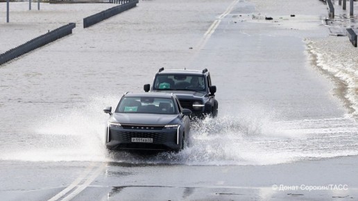 В Алтайском крае закрыли проезд на участке трассы «Калининский — Сибирячиха — Александровка» между поселками Садовый и Сибирячиха из-за затопления дорожного полотна глубиной около 1 метра, сообщили в Минтрансе региона