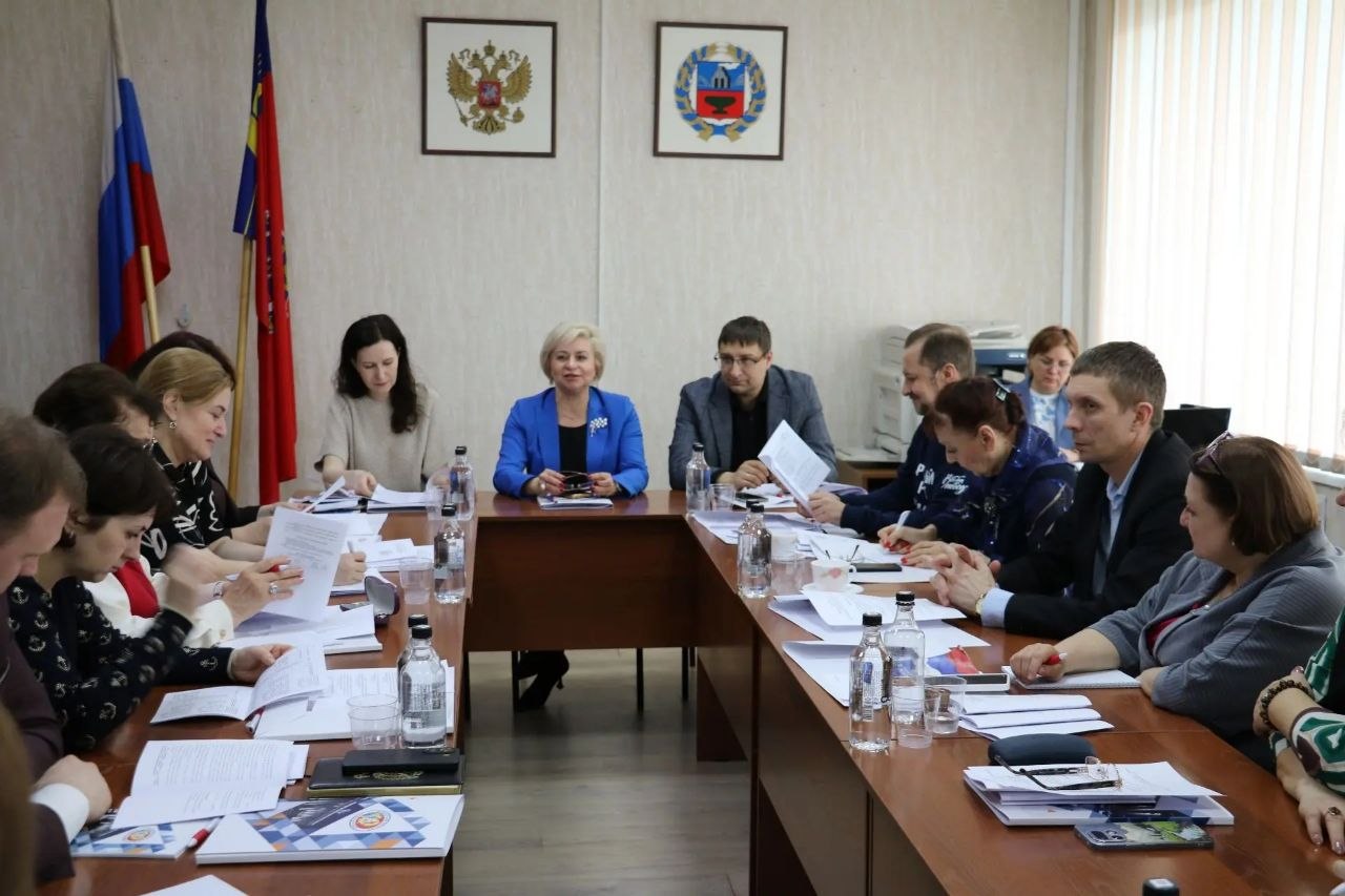 Реализацию крупных образовательно-просветительских проектов Крайизбиркома обсудили в ходе заседания Научно-методического совета и экспертной площадки