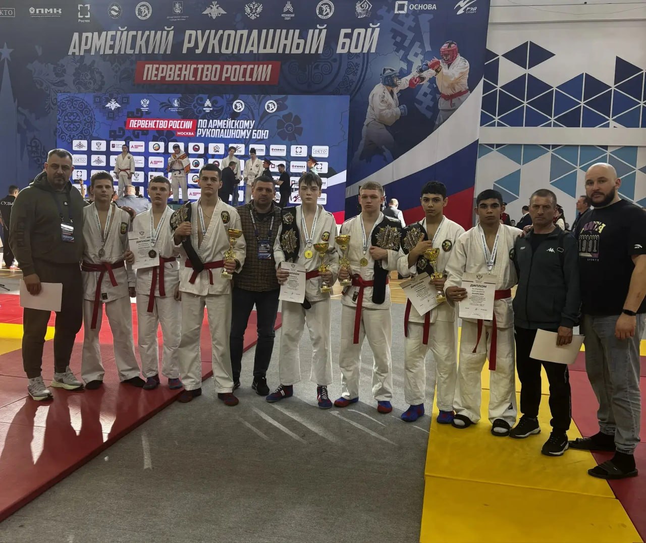 На первенстве России по армейскому рукопашному бою в Москве алтайские спортсмены завоевали 7 медалей На первенстве России по армейскому рукопашному бою в Москве алтайские спортсмены завоевали 7 медалей