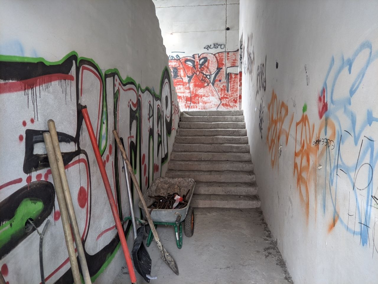 В Барнауле на Социалистическом проспекте ограничат движение В Барнауле на Социалистическом проспекте ограничат движение