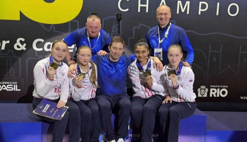 Саблистка Мария Третьякова - победительница юниорского первенства мира по фехтованию в Бразилии в составе сборной России!