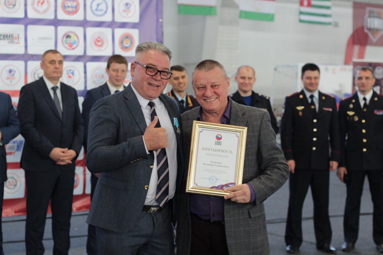 Сегодня свой 70-летний юбилей отмечает Владимир Геннадьевич Кленьшев — тренер высшей категории, заслуженный наставник РСБИ, обладатель высшего звания «Грандмастер», Почетный президент «Федерации панкратиона России»...