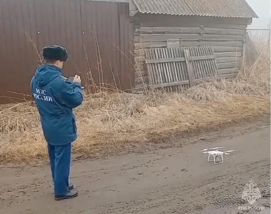 В селе Черемное Павловского района размыло насыпную дорогу вдоль озера В селе Черемное Павловского района размыло насыпную дорогу вдоль озера