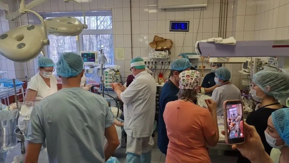 Однояйцевые четверняшки впервые родились в России Однояйцевые четверняшки впервые родились в России