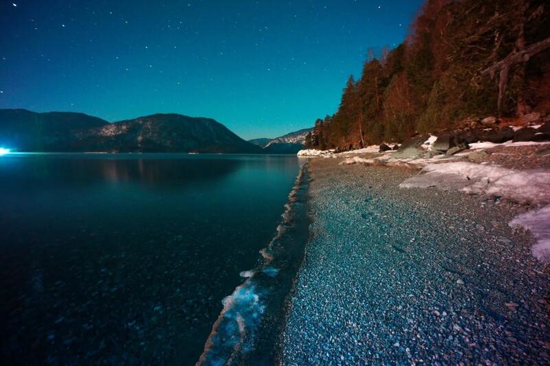 Сотрудники Алтайского биосферного заповедника Роман и Татьяна Воробьевы опубликовали серию ночных снимков, сделанных на берегу Телецкого озера Сотрудники Алтайского биосферного заповедника Роман и Татьяна Воробьевы опубликовали серию ночных снимков, сделанных на берегу Телецкого озера