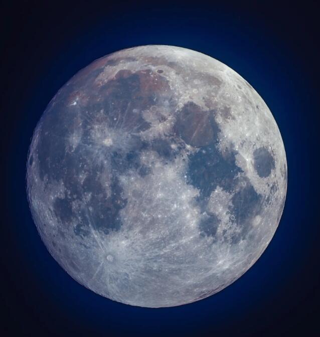 Сотрудники Алтайского биосферного заповедника Роман и Татьяна Воробьевы опубликовали серию ночных снимков, сделанных на берегу Телецкого озера Сотрудники Алтайского биосферного заповедника Роман и Татьяна Воробьевы опубликовали серию ночных снимков, сделанных на берегу Телецкого озера