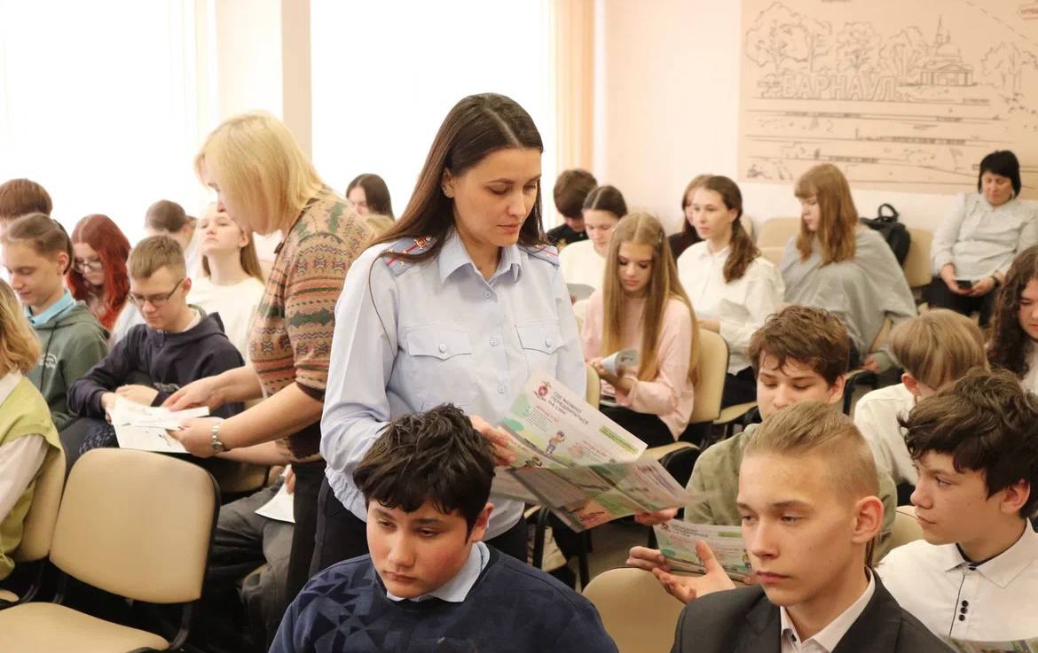 Дорожный ликбез: что нужно знать о СИМ и мопедах Дорожный ликбез: что нужно знать о СИМ и мопедах