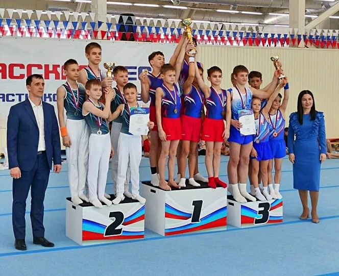 Командное серебро и 34 личных медали завоевали гимнасты Алтайского края на турнире «Кузбасская весна»