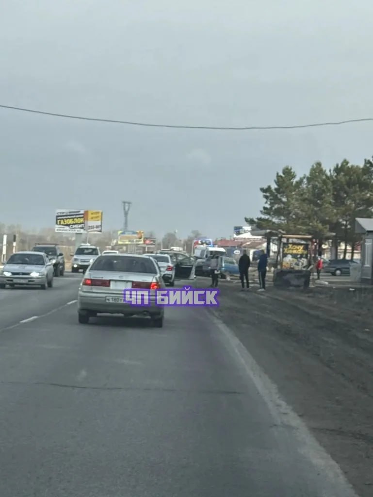 Массовая авария в Бийске закончилась гибелью девушки