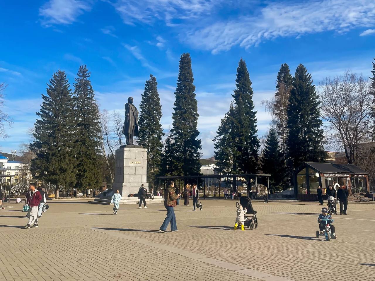 Горно-Алтайск встречает весну