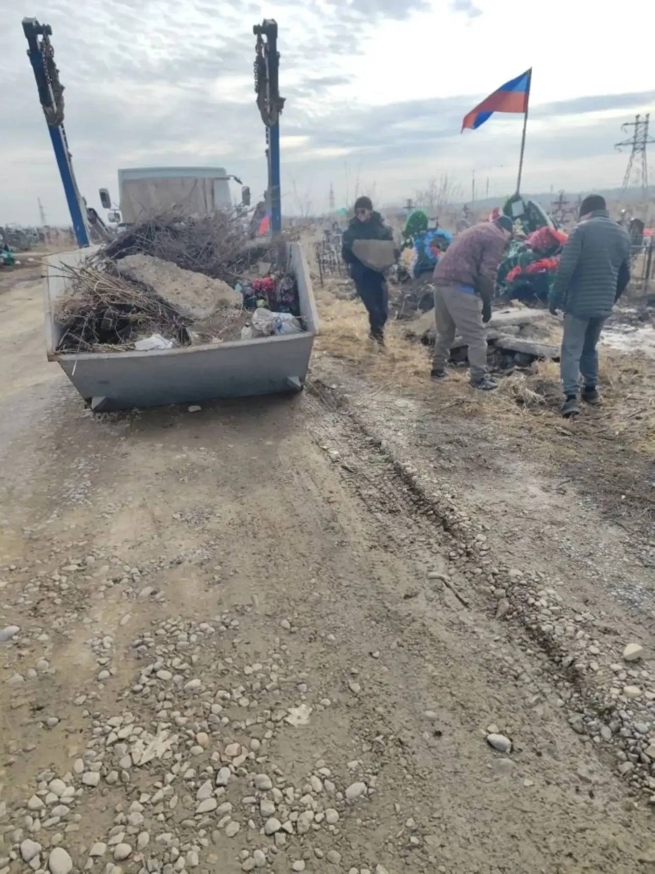 В Бийске коммунальные службы начали сезонную подготовку улиц к тёплому периоду В Бийске коммунальные службы начали сезонную подготовку улиц к тёплому периоду