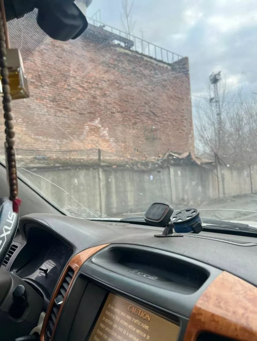 Здание, расположенное на территории спортивного клуба "Прогресс", разваливается по кирпичикам Здание, расположенное на территории спортивного клуба "Прогресс", разваливается по кирпичикам